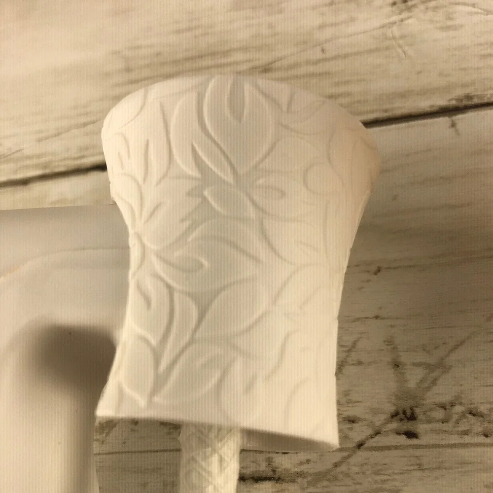 8 Scentsy Wall Plug-In Fragrance Warmers White Floral Embossed Amber Glass Set